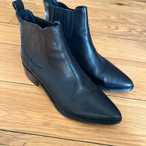 Italian leather Chelsea boot by Scarpedarte